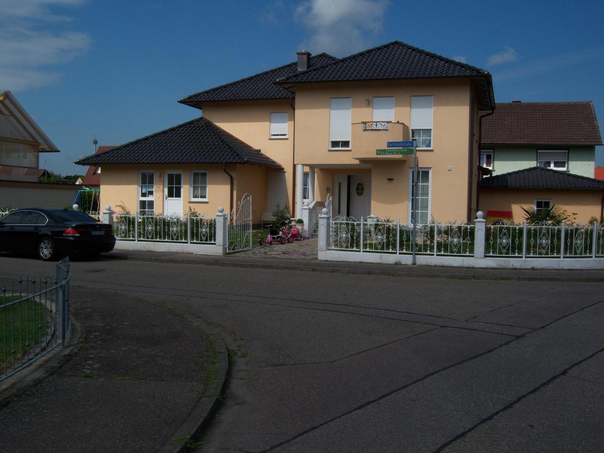 Gästehaus Tante Tienchen 7 Minuten vom Europa Park Rust zu Fuss entfernt Alle Suiten haben einen Balkon Exterior foto