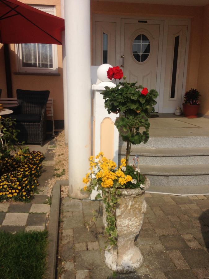 Gästehaus Tante Tienchen 7 Minuten vom Europa Park Rust zu Fuss entfernt Alle Suiten haben einen Balkon Exterior foto